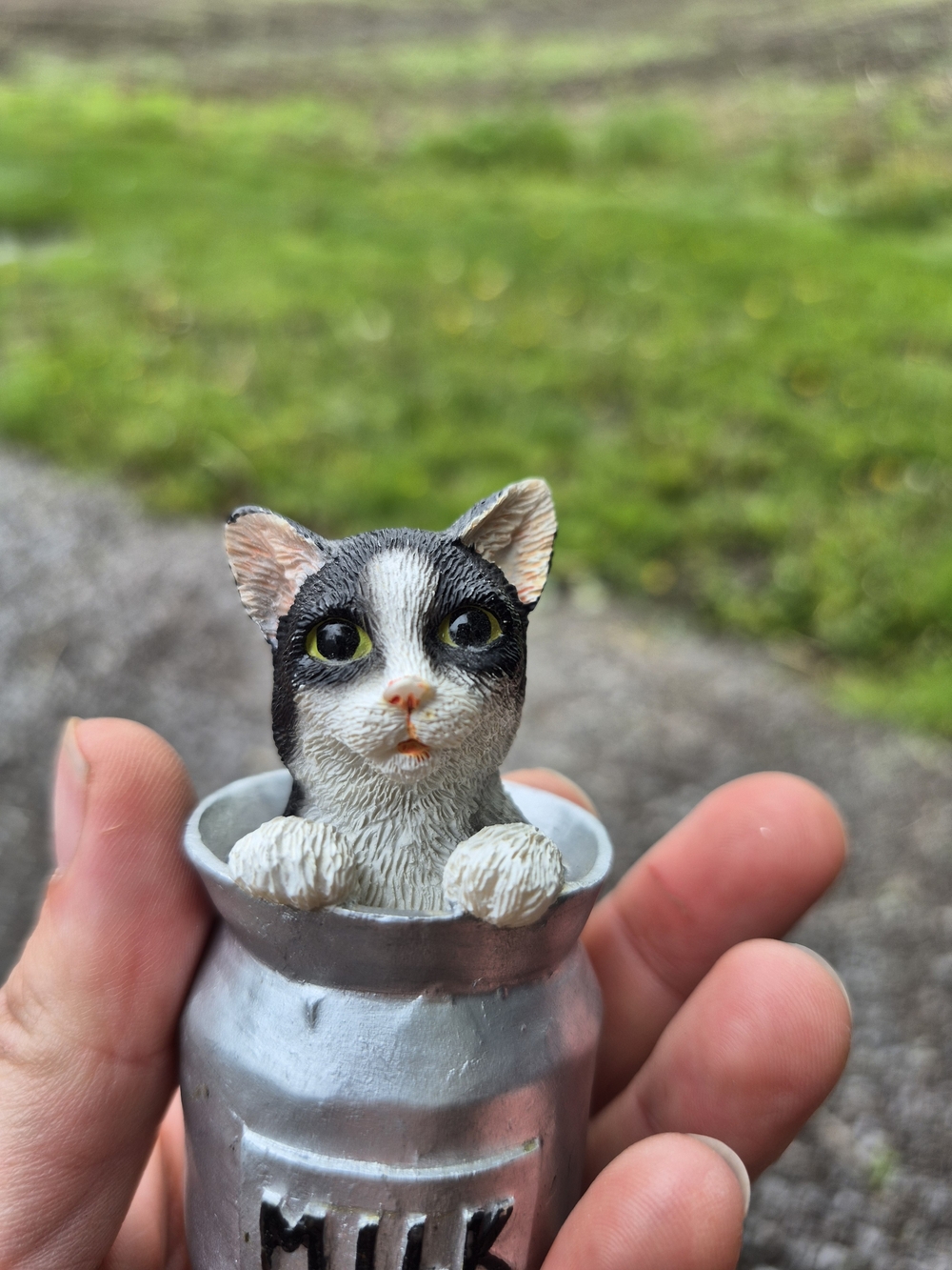 Vintage Regency Fine Arts Kitten Popping Out Of Milk Barrel 3" - Picture 8 of 12